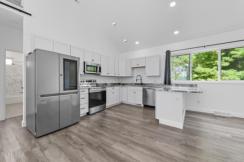 5th image of 23 Locust Ridge Drive