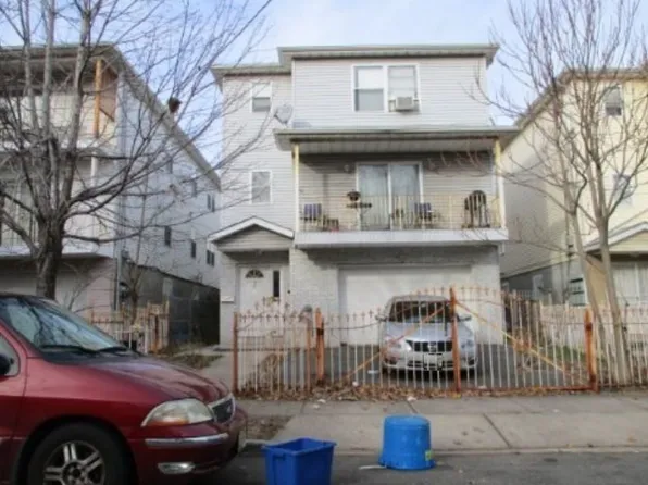 96 5th St, Newark, NJ 07107