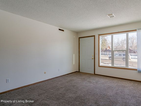 2nd image of 1055 17th Ave W