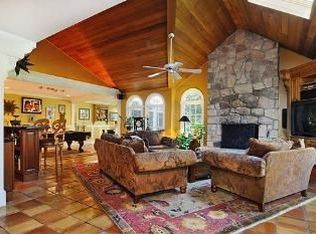 10 Grove St, Closter, NJ 07624