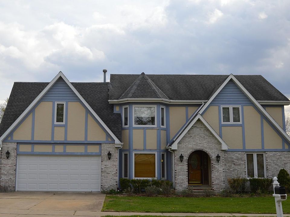 1st image of 2395 Parklake Dr