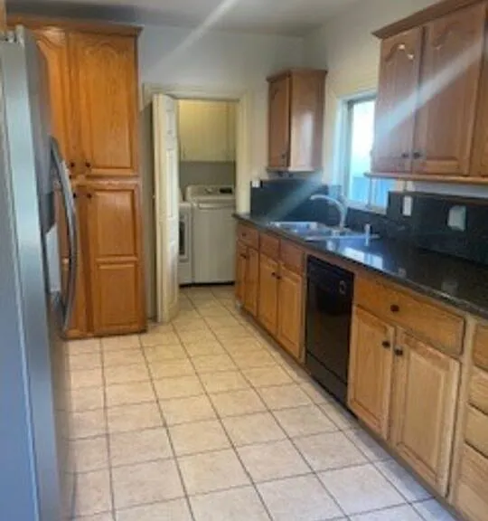 2311 Malcolm Ave — Photo 4