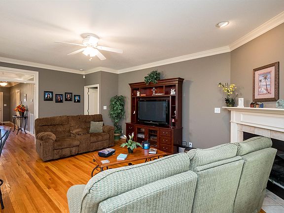 4th image of 11 Abby Lynn Cir