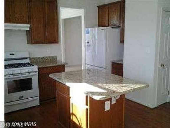 3rd image of 6433 Muster Ct