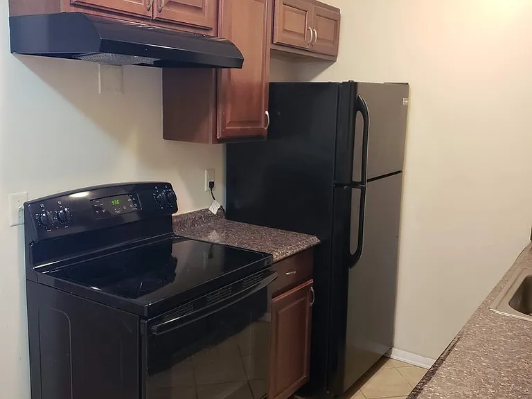 861 W Ocean View Ave — Photo 3
