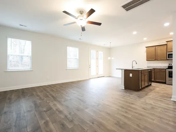 124 Renwood Rd, Simpsonville, SC 29681