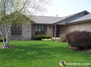 4614 Bedfordshire Dr, Loves Park, IL 61111