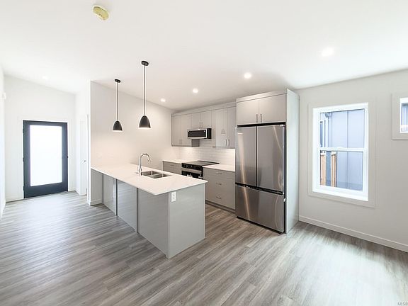 5th image of 3025 Royston Rd #33