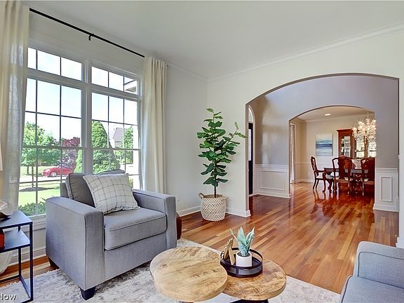 2nd image of 36772 Bellcrest Dr