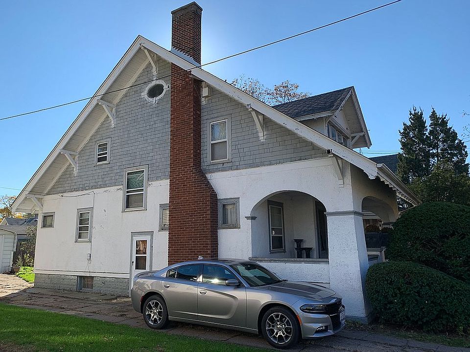 2nd image of 9 N State St