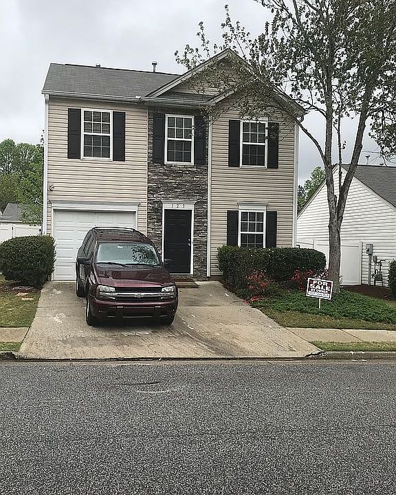1st image of 123 Oak Grove Pl
