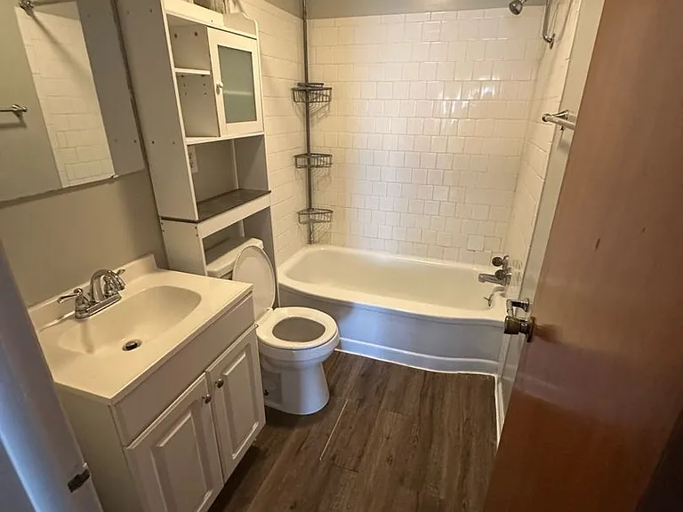 1413 N Woodridge Ave — Photo 9