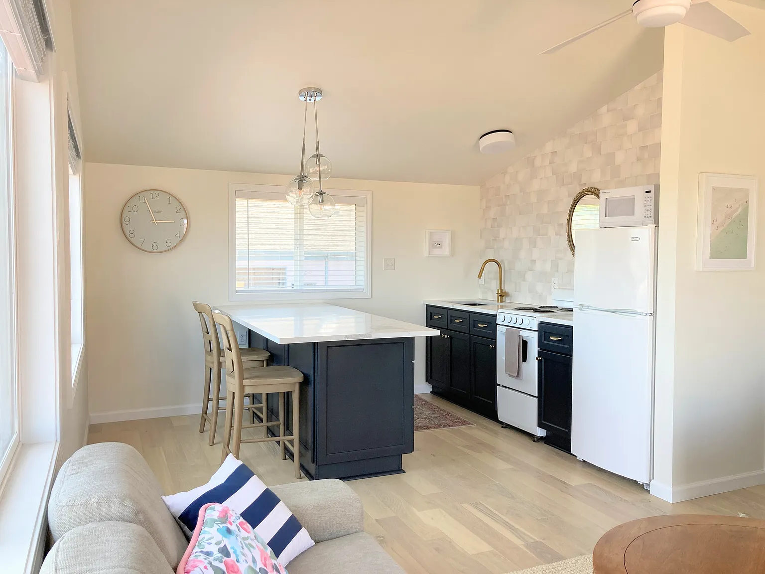 Studio, 400 sqft, $1,865 — Photo 1