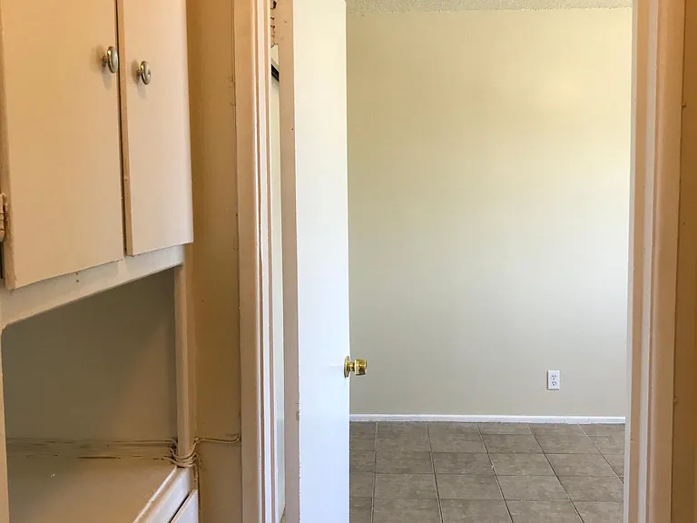 11118 S Osage Ave #10 — Photo 13