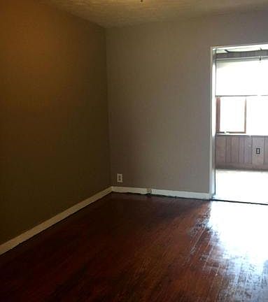 4th image of 2910 Strickland St