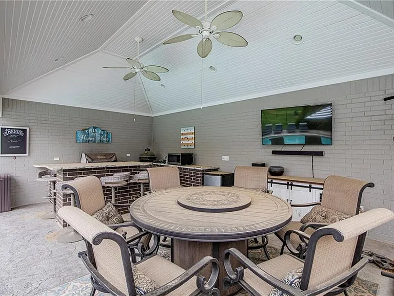 9 W Leiston Dr — Photo 25
