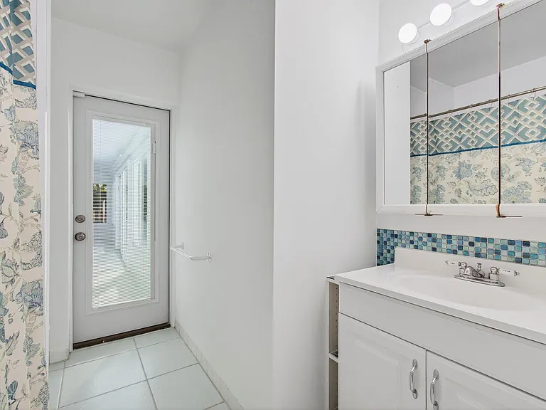 699 NW 16th Ave — Photo 26