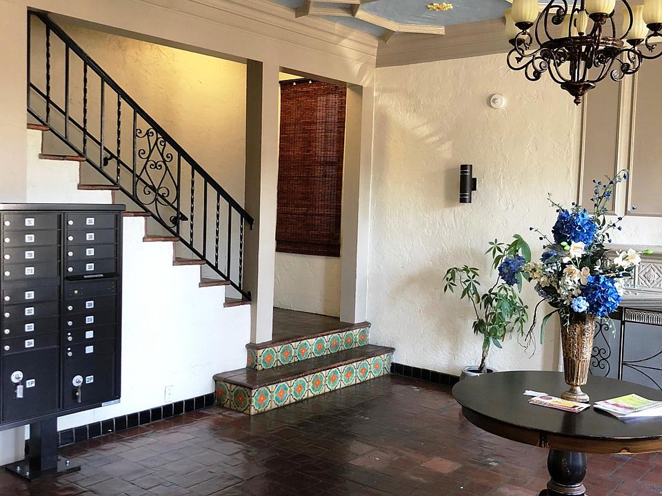 Lobby of 229 Atlantic Gotham Lofts