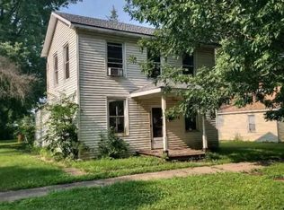 308 8th St, Lacon, IL 61540