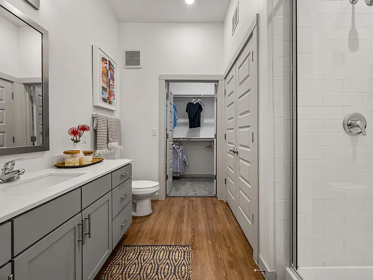 The Haywood Apartments — Photo 41
