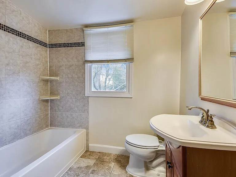 210 E Hamilton Ave — Photo 25