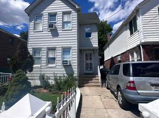 18811 Dunkirk Dr, Saint Albans, NY 11412