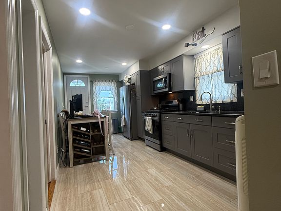 5th image of 6819 Adams St #2