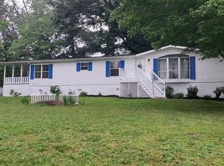 102 Katie Dr, Hendersonville, NC 28792