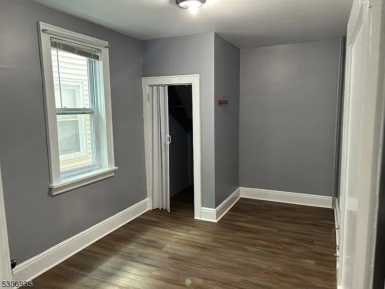 14 Bergen Ave — Photo 9