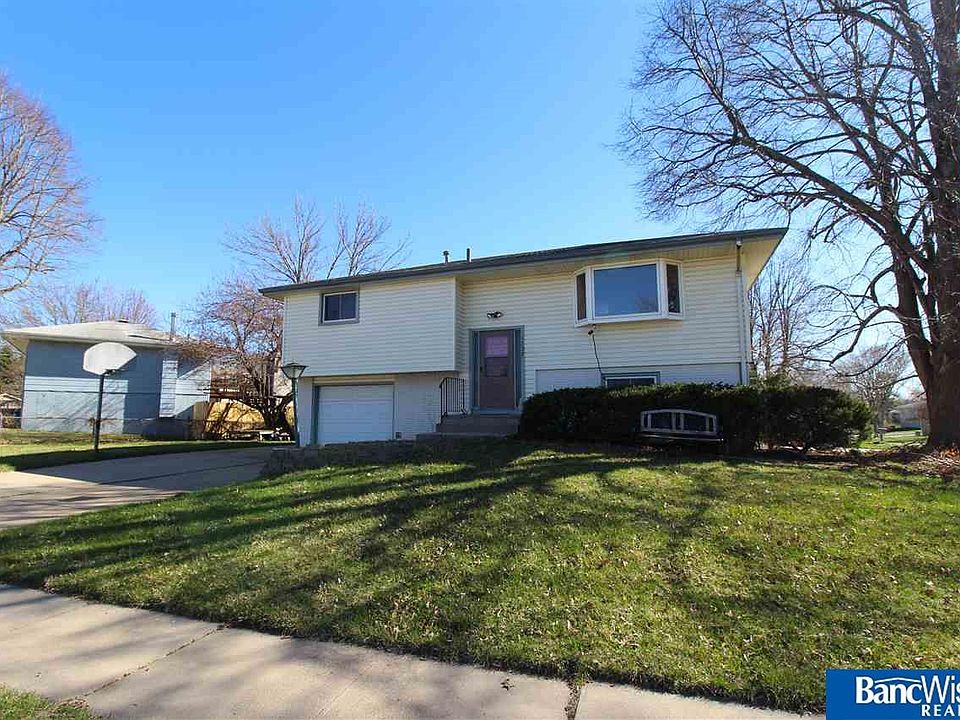 1st image of 1737 N 76th St