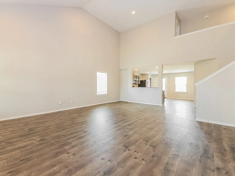 2609 Hutchins Dr — Photo 4