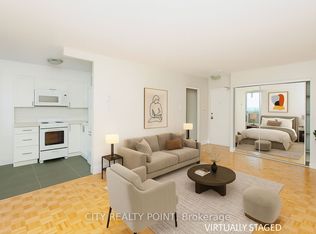 666 Spadina Ave #1407, Toronto, ON M5S 2H8