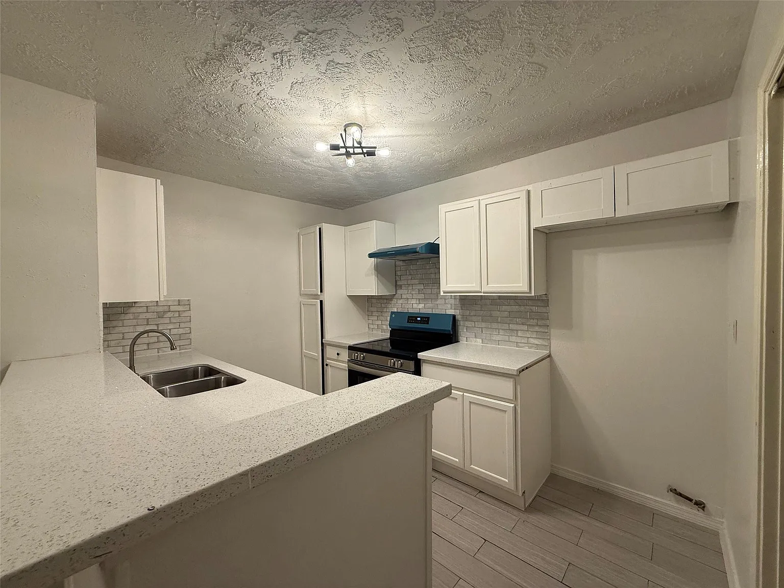3 bed, 2.5 bath, 1584 sqft, $1,600 — Photo 1