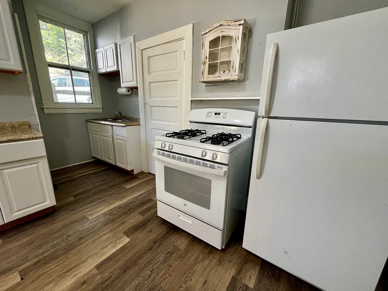 1 bed, $895 — Photo 4