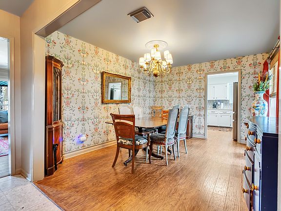 5th image of 3819 Shipman Ln