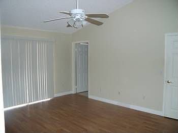 4th image of 1834 Edgewater Dr