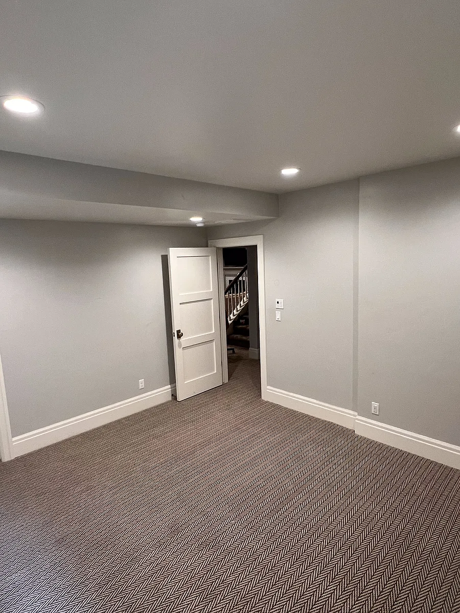 Building Photo - N 350 E