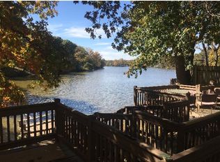 8409 Curly Ln, Freeman, MO 64746