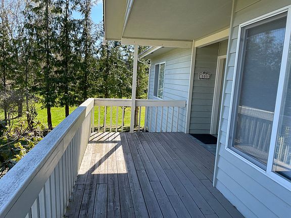 2nd image of 103 NW Madrona Way