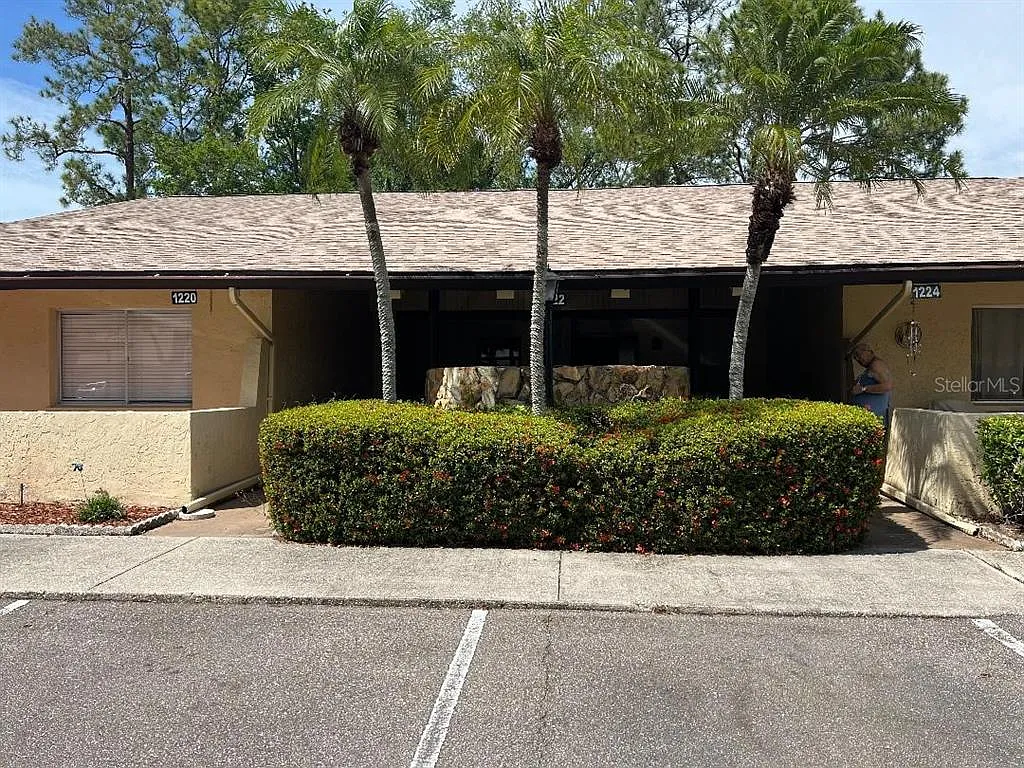 2 bed, 2.0 bath, 1105 sqft, $2,000 — Photo 1