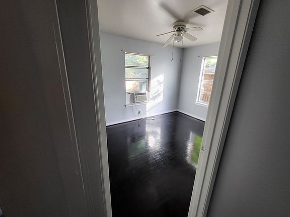 4th image of 510 Cynisca St