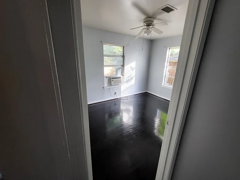510 Cynisca St — Photo 4