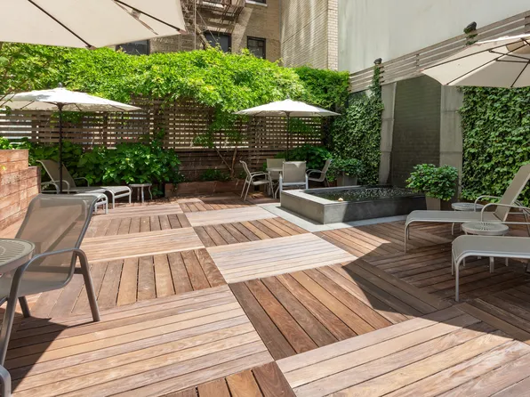799 Park Avenue 17A image 10 of 11