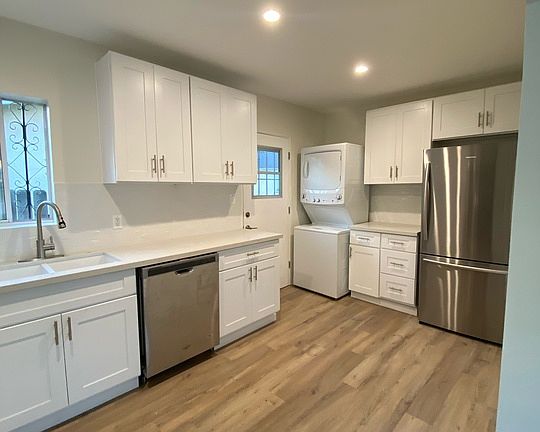 2nd image of 3107 Gleason Ave #1