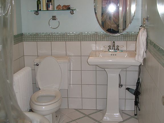 2nd image of 1112 25th St W #304