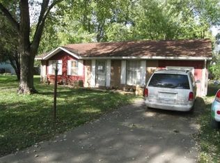 106 W Oak St, Ashmore, IL 61912