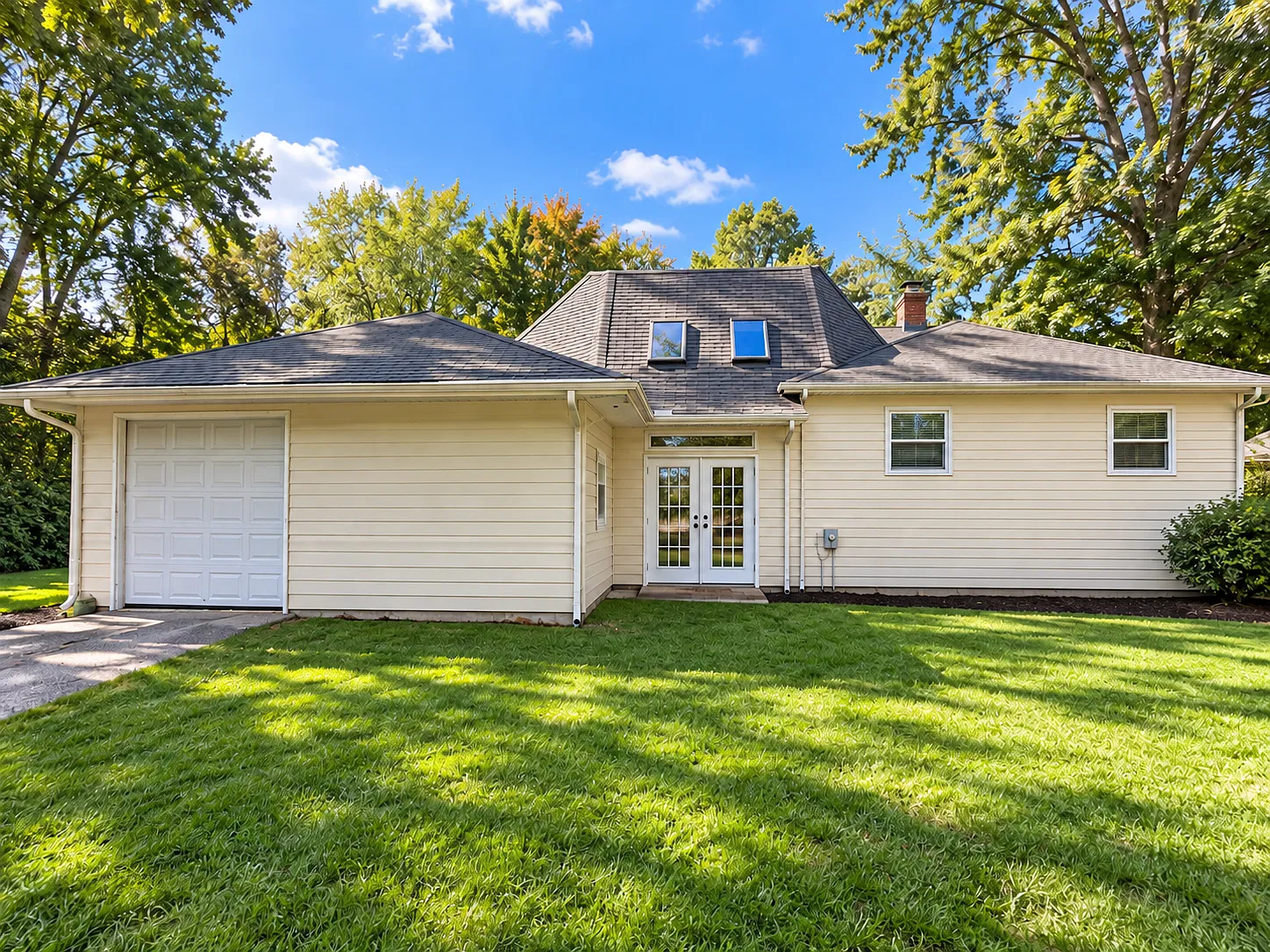 2700 Bulen Ave — Photo 4