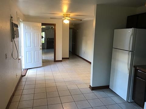 3rd image of 924 Dublin St