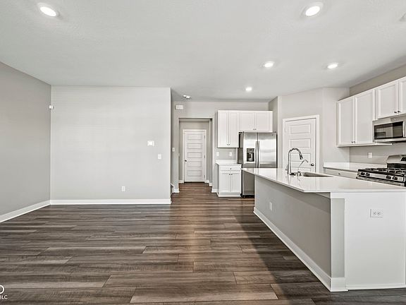 5th image of 2061 W 171st St