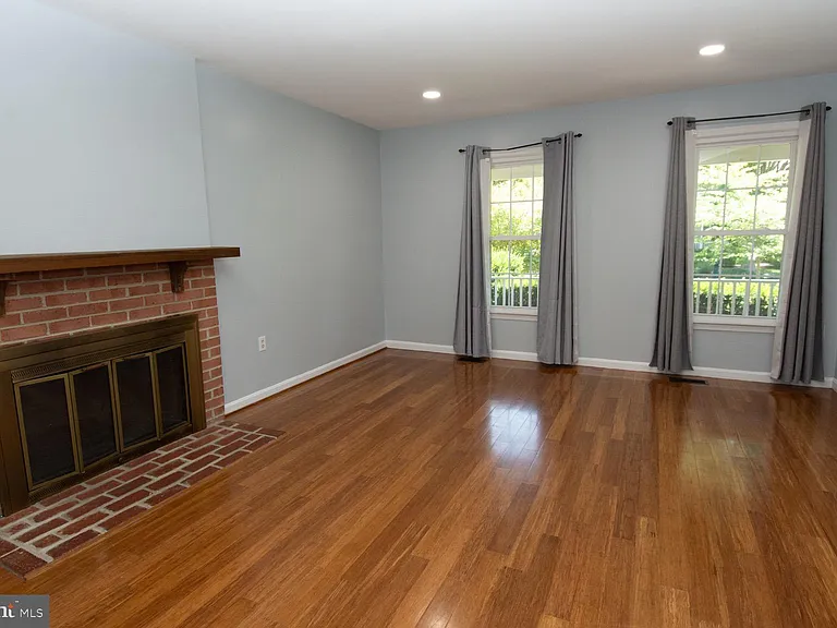 11940 Galaxy Ln — Photo 12